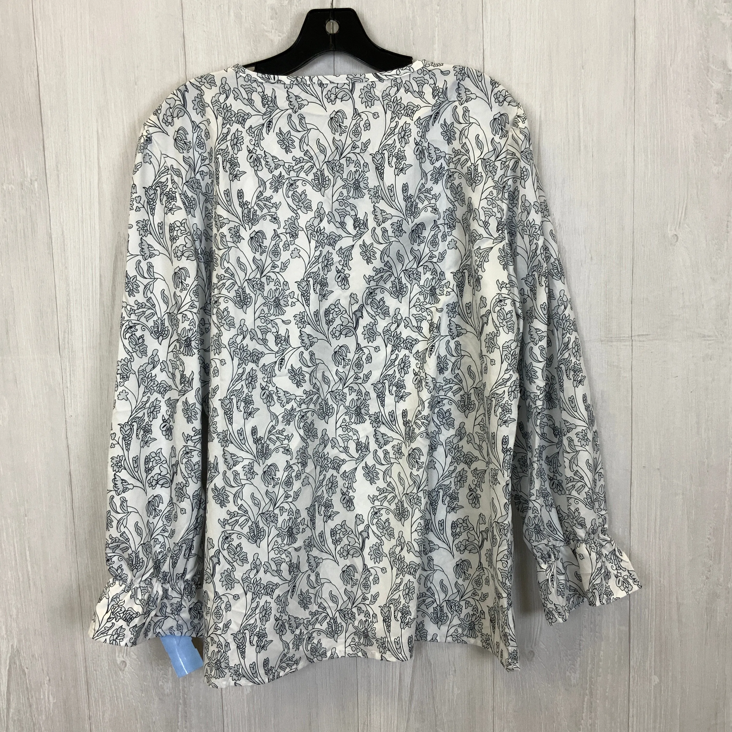 Blouse with Long Sleeves for Women - Clothes Mentor, Size 1x.