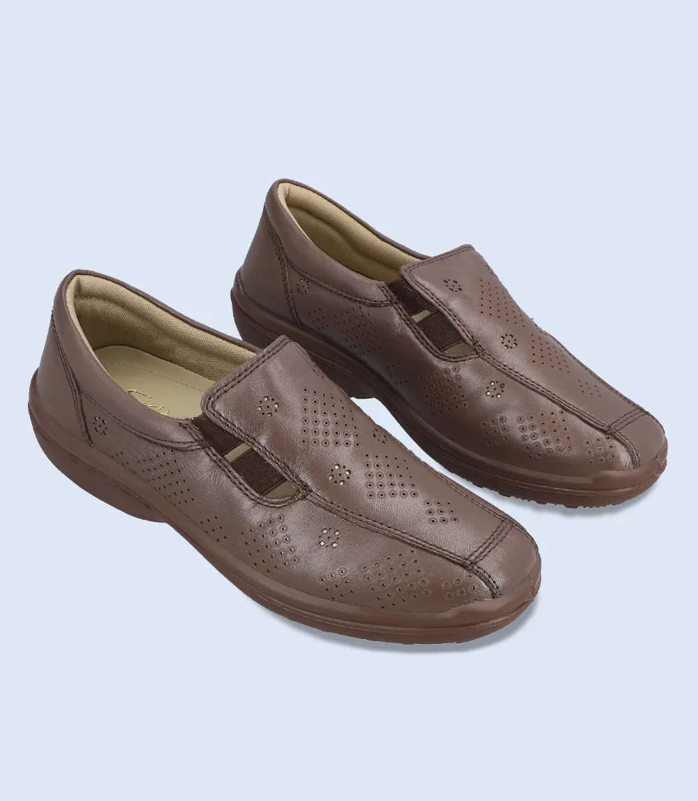 Brown women's comfortable moccasins - BW8334