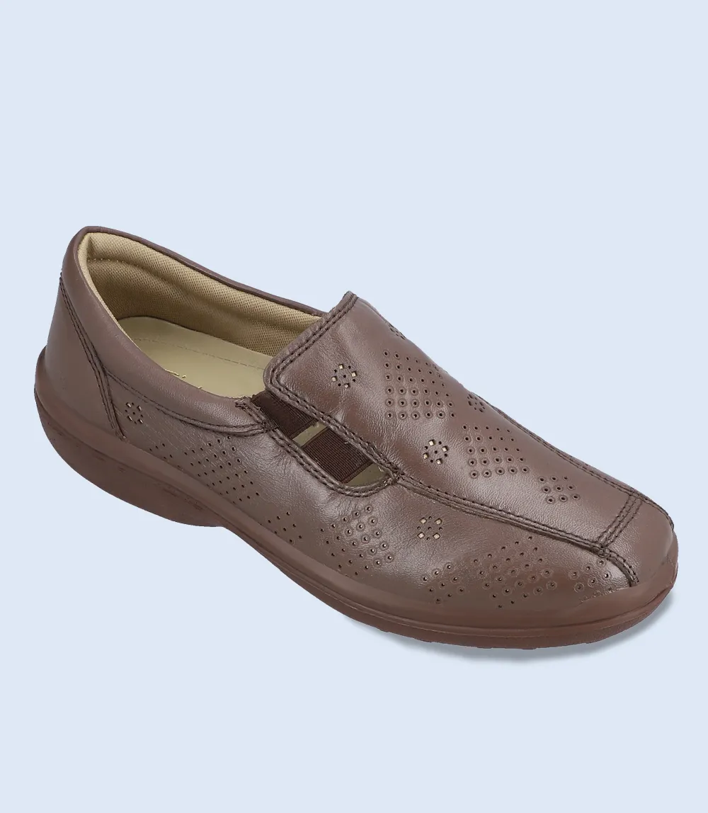 Brown women's comfortable moccasins - BW8334