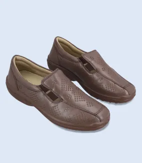 Brown women's comfortable moccasins - BW8334