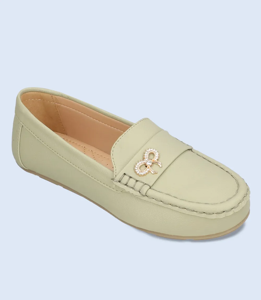 BW8882 Women's Beige Comfort Moccasins