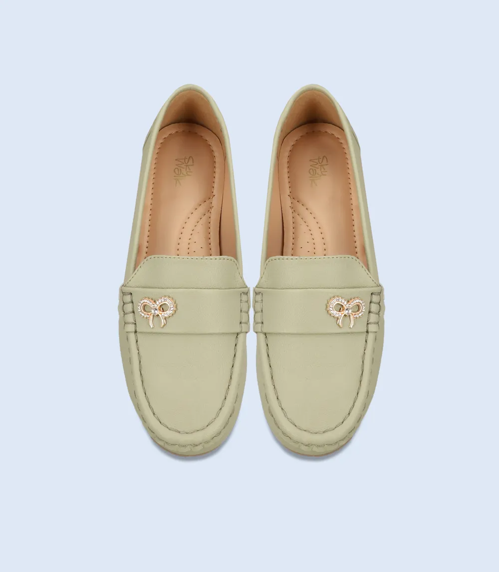 BW8882 Women's Beige Comfort Moccasins