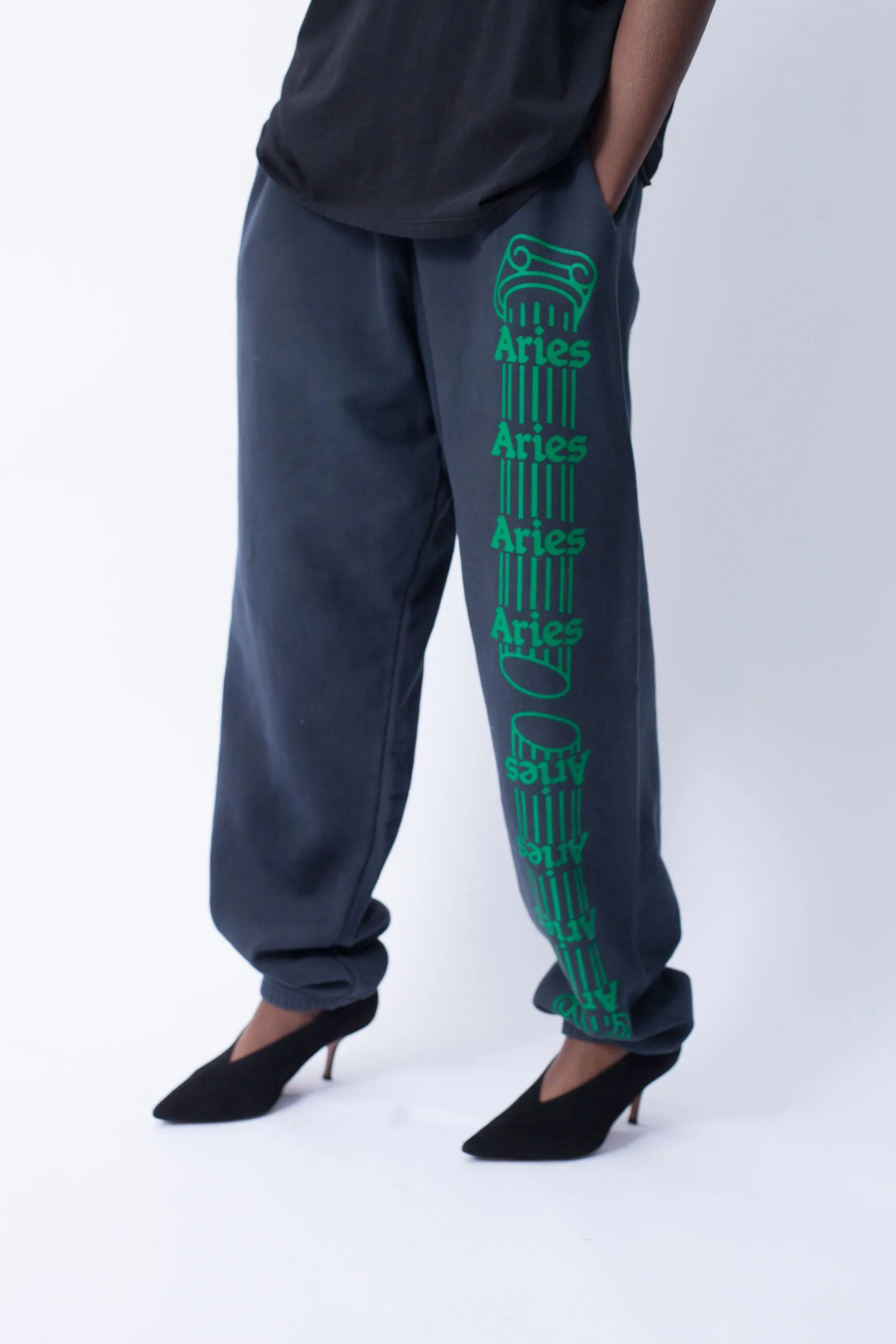 Column sweatpants for men and women.