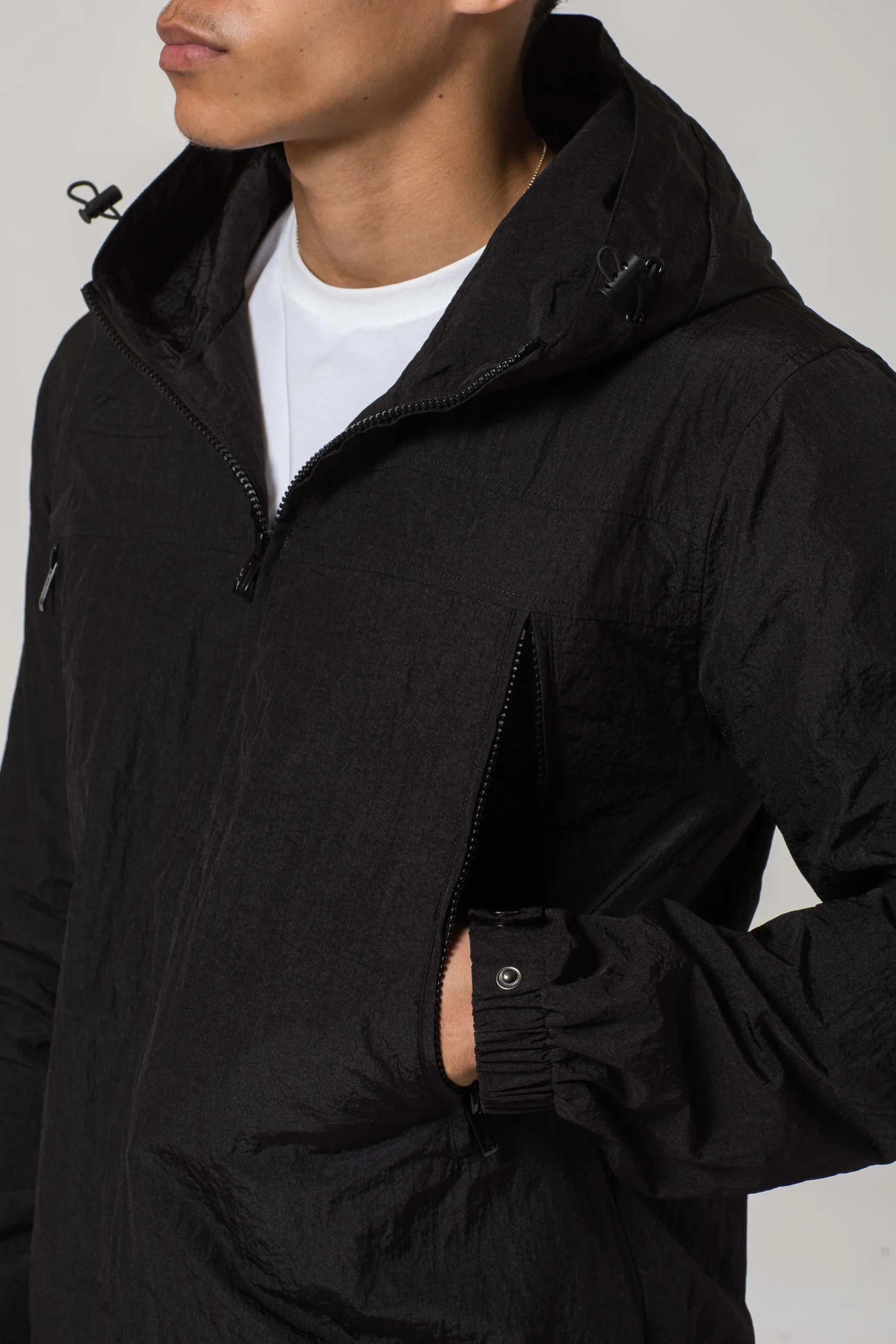 Crinkle Windbreaker - Black - SIARR