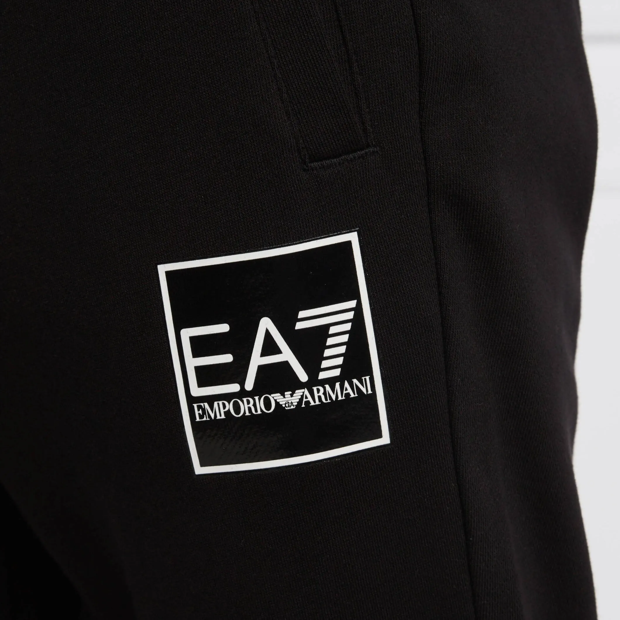 EA7 sweatpants, men's designer sweatpants, high-quality sweatpants, fashionable sweatpants, comfortable sweatpants