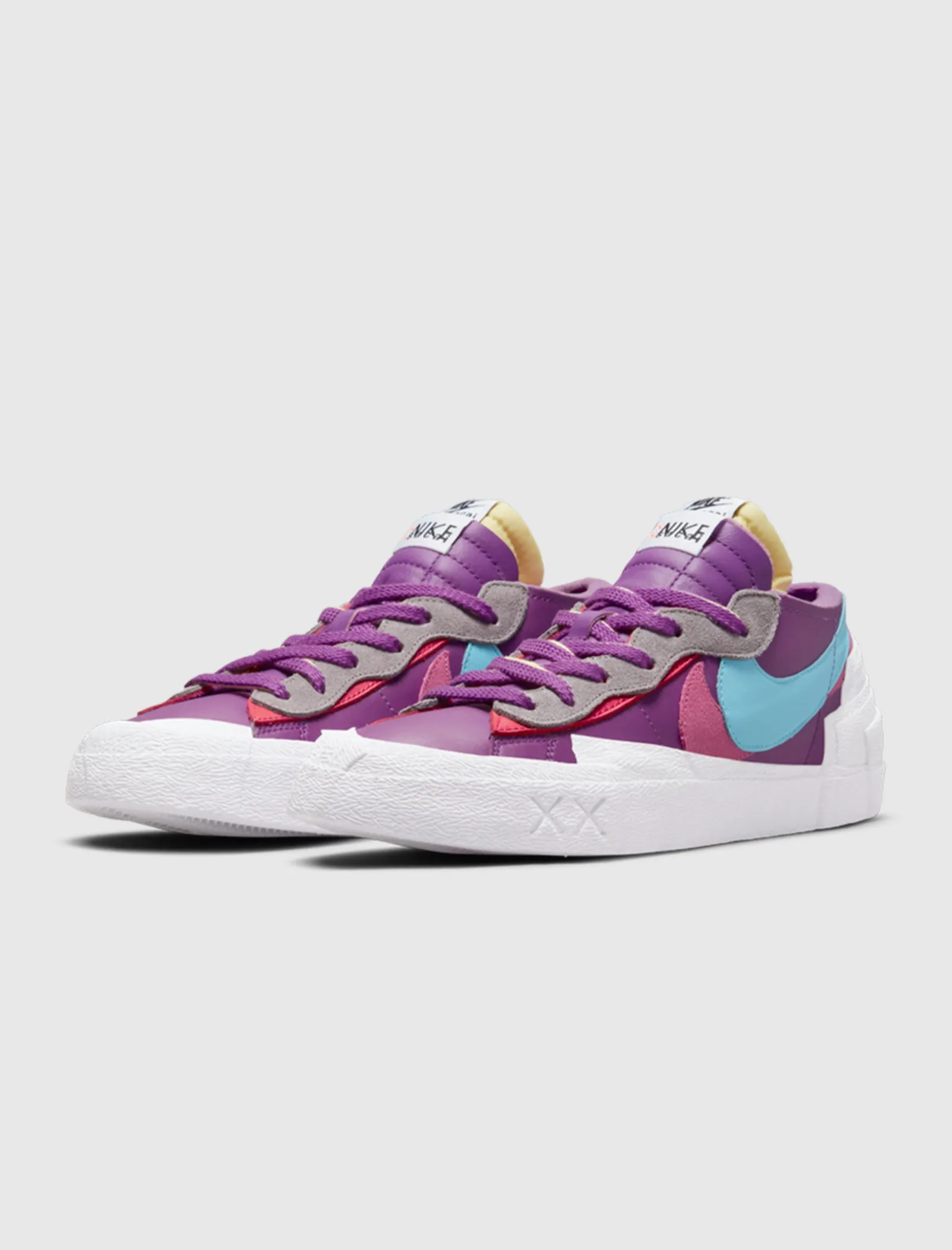 KAWS SACAI BLAZER LOW collaboration sneakers - Limited edition!