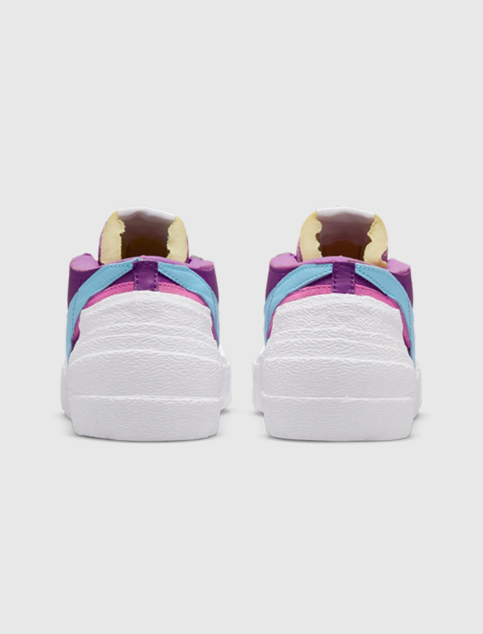 KAWS SACAI BLAZER LOW collaboration sneakers - Limited edition!