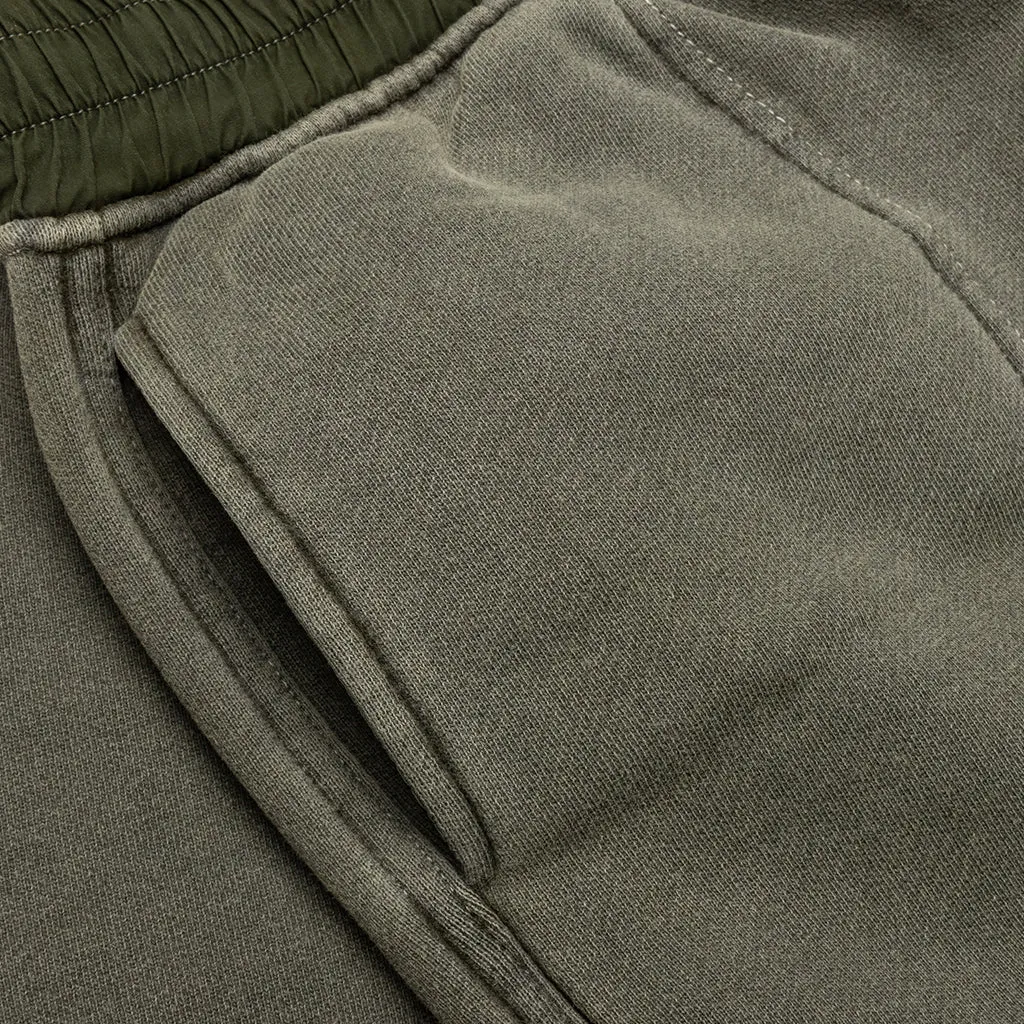 Marc sweatshort - olive pigment + Google SEO rewritten. Result: Olive pigment Marc sweatshorts - Buy Now!