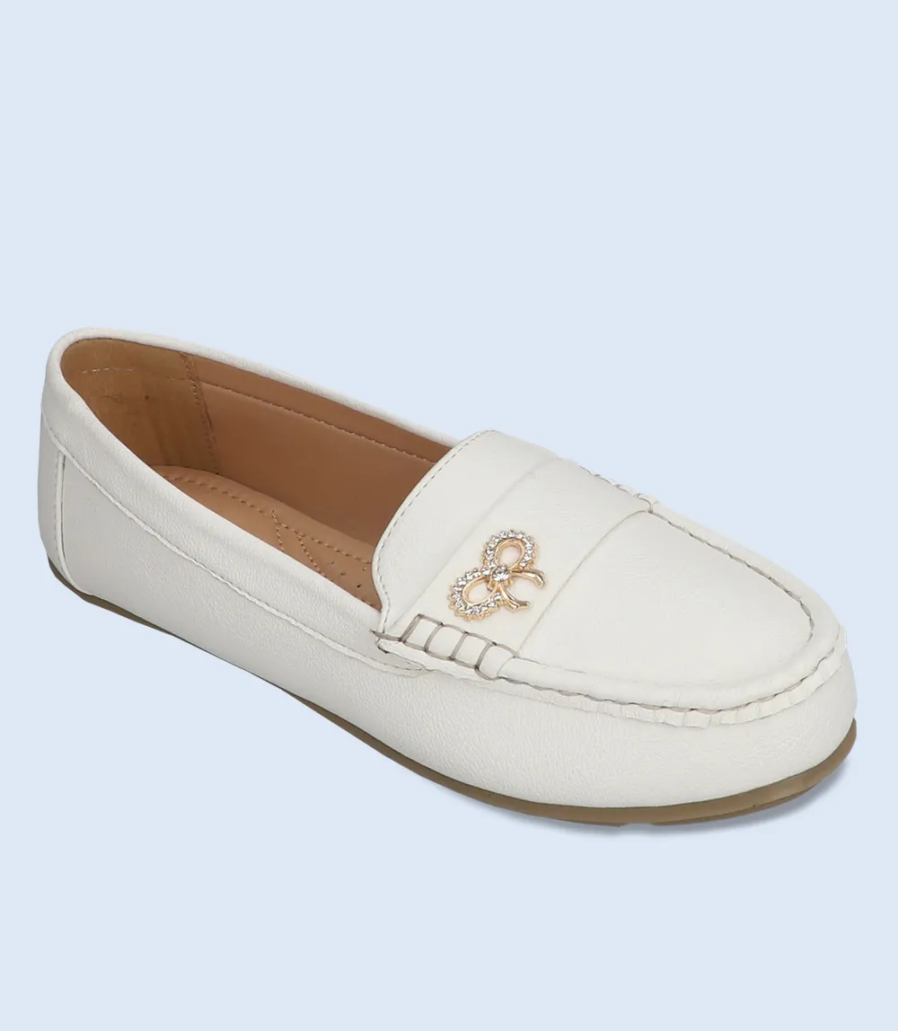 Women White Comfort Moccasins BW8882