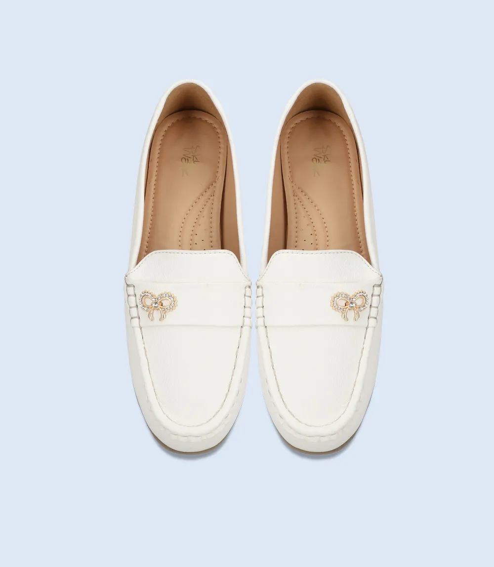 Women White Comfort Moccasins BW8882